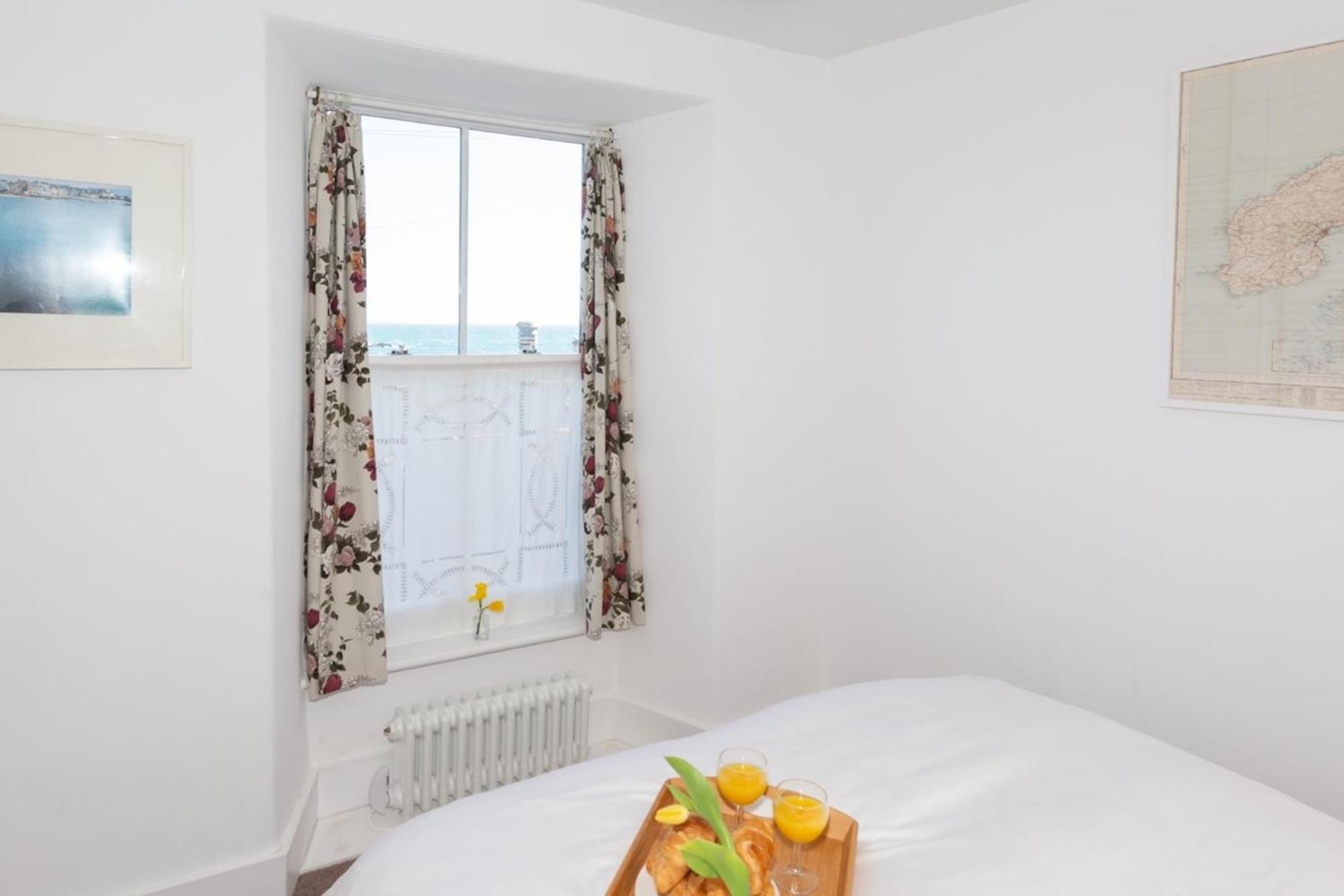 Janies Cottage~ Mousehole~Eclectic Interiors & Vintage Charm Екстер'єр фото