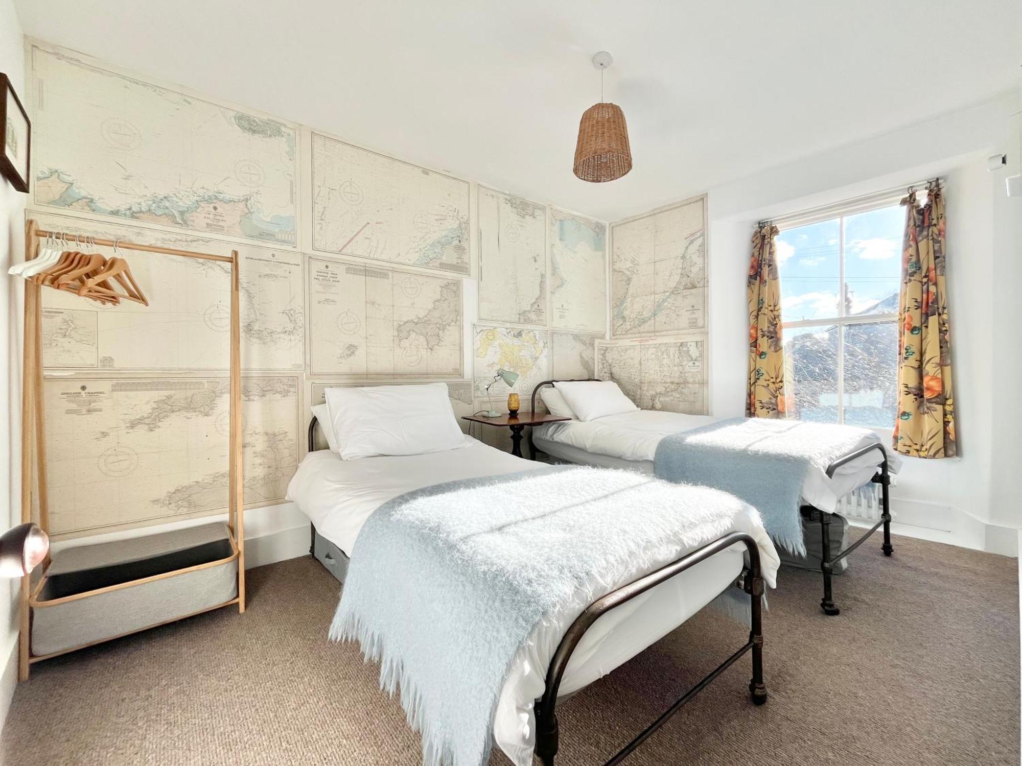 Janies Cottage~ Mousehole~Eclectic Interiors & Vintage Charm Екстер'єр фото