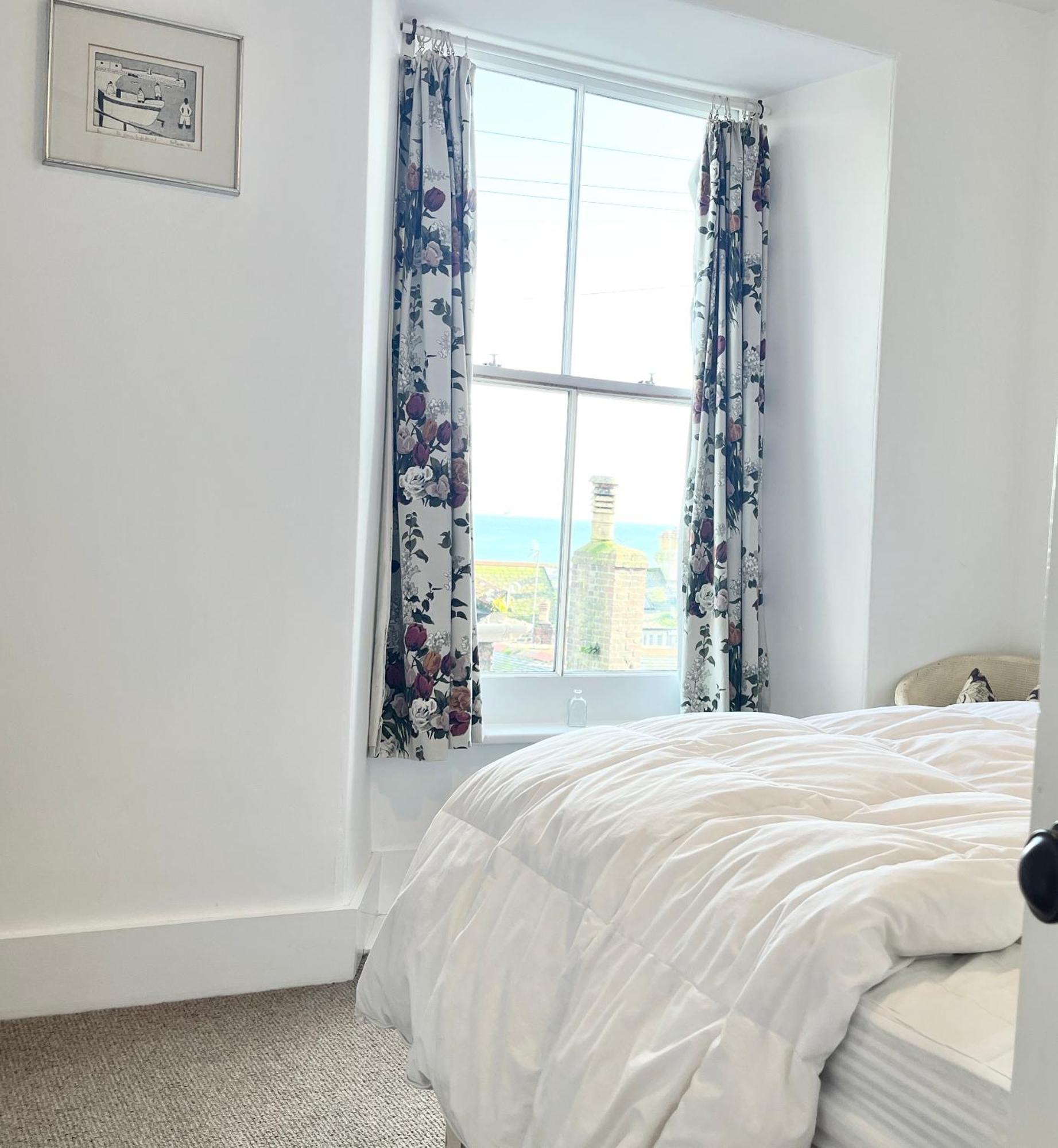 Janies Cottage~ Mousehole~Eclectic Interiors & Vintage Charm Екстер'єр фото